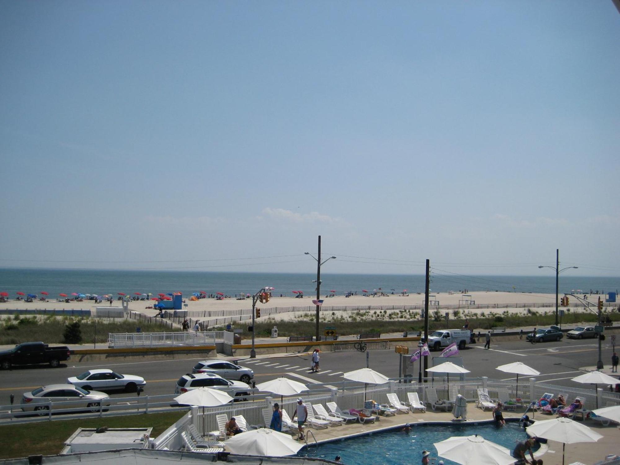 Hotel Avondale By The Sea 3*