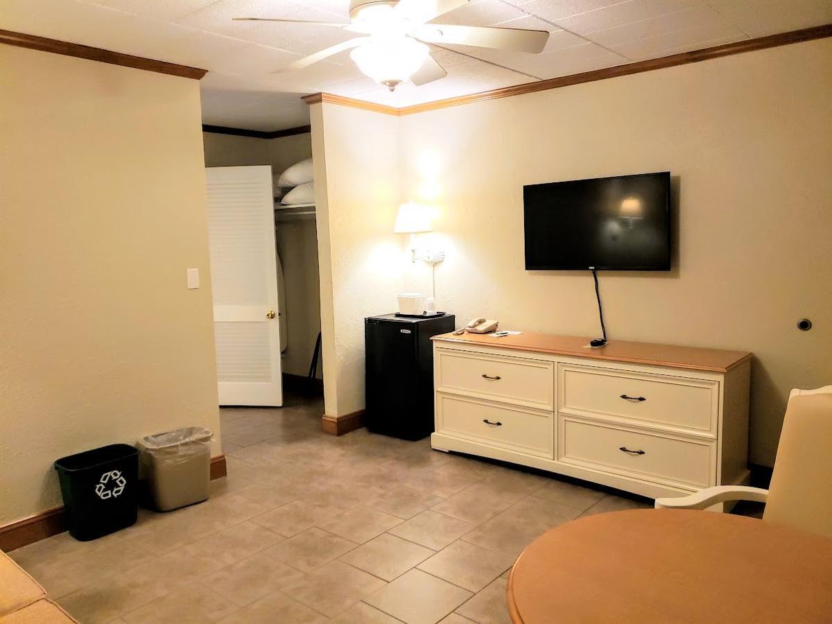 Hotel Avondale By The Sea 3*